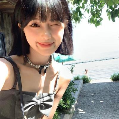 黄果漫剧《大小姐的末班车》封面，甜宠热恋向动态漫画